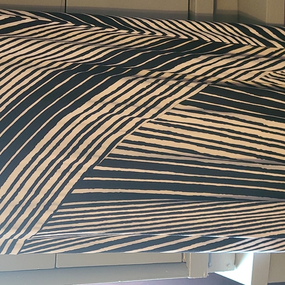 Skirt - Picture 2 of 3